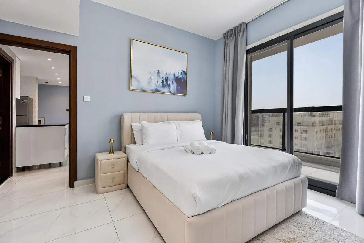 1Br Apt With Gym Access And Rooftop Pool Dubai Apartment