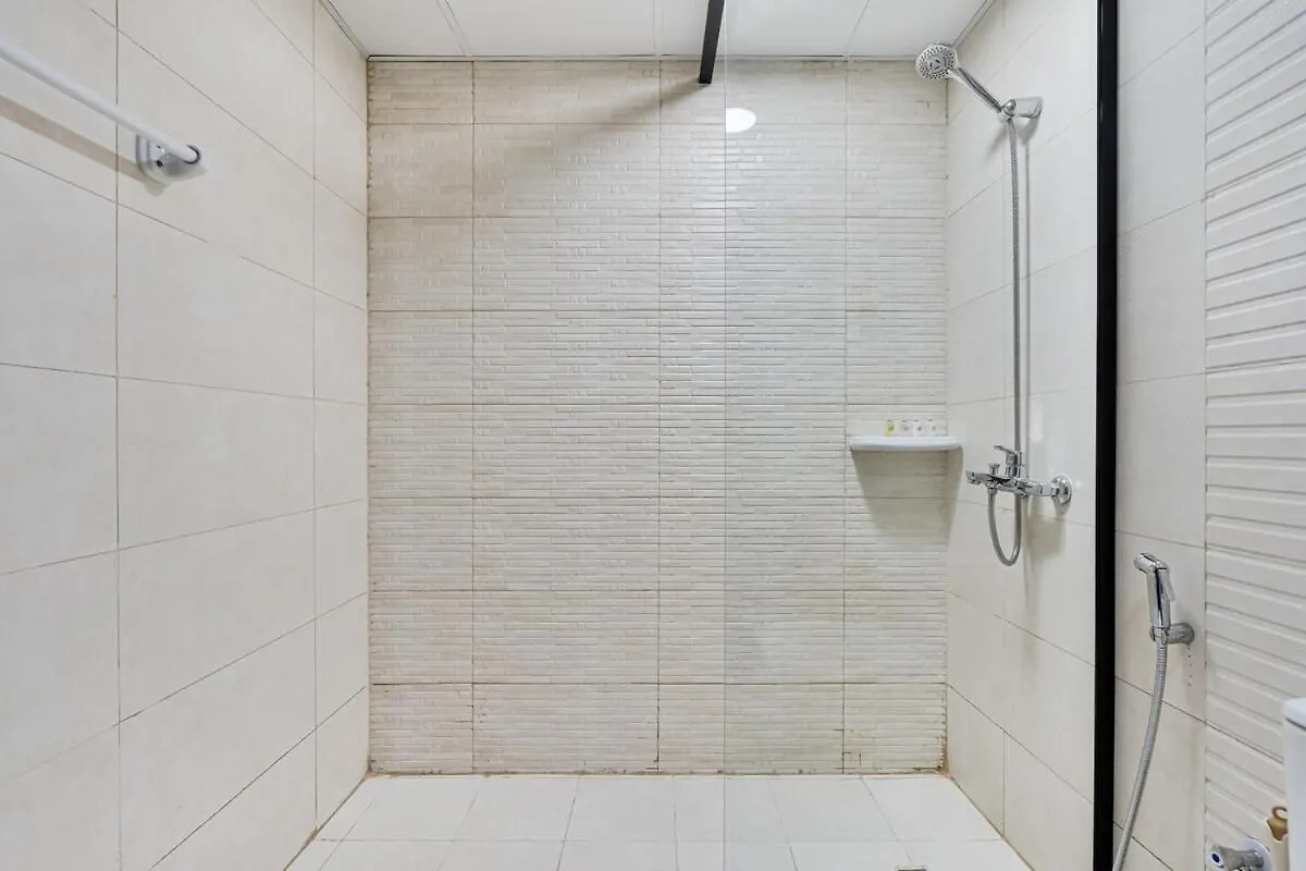 1Br Apt With Gym Access And Rooftop Pool Dubai 0*,  United Arab Emirates
