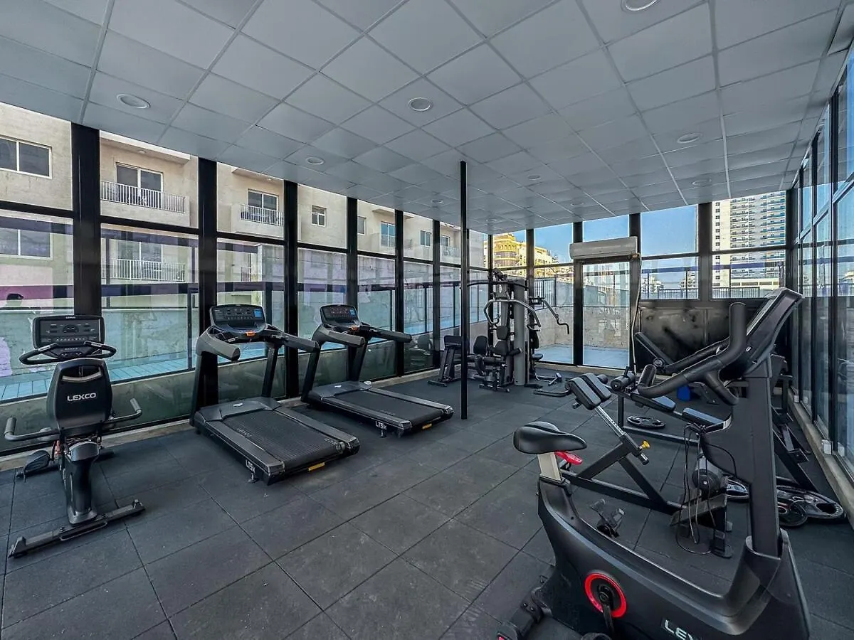 1Br Apt With Gym Access And Rooftop Pool Dubai United Arab Emirates