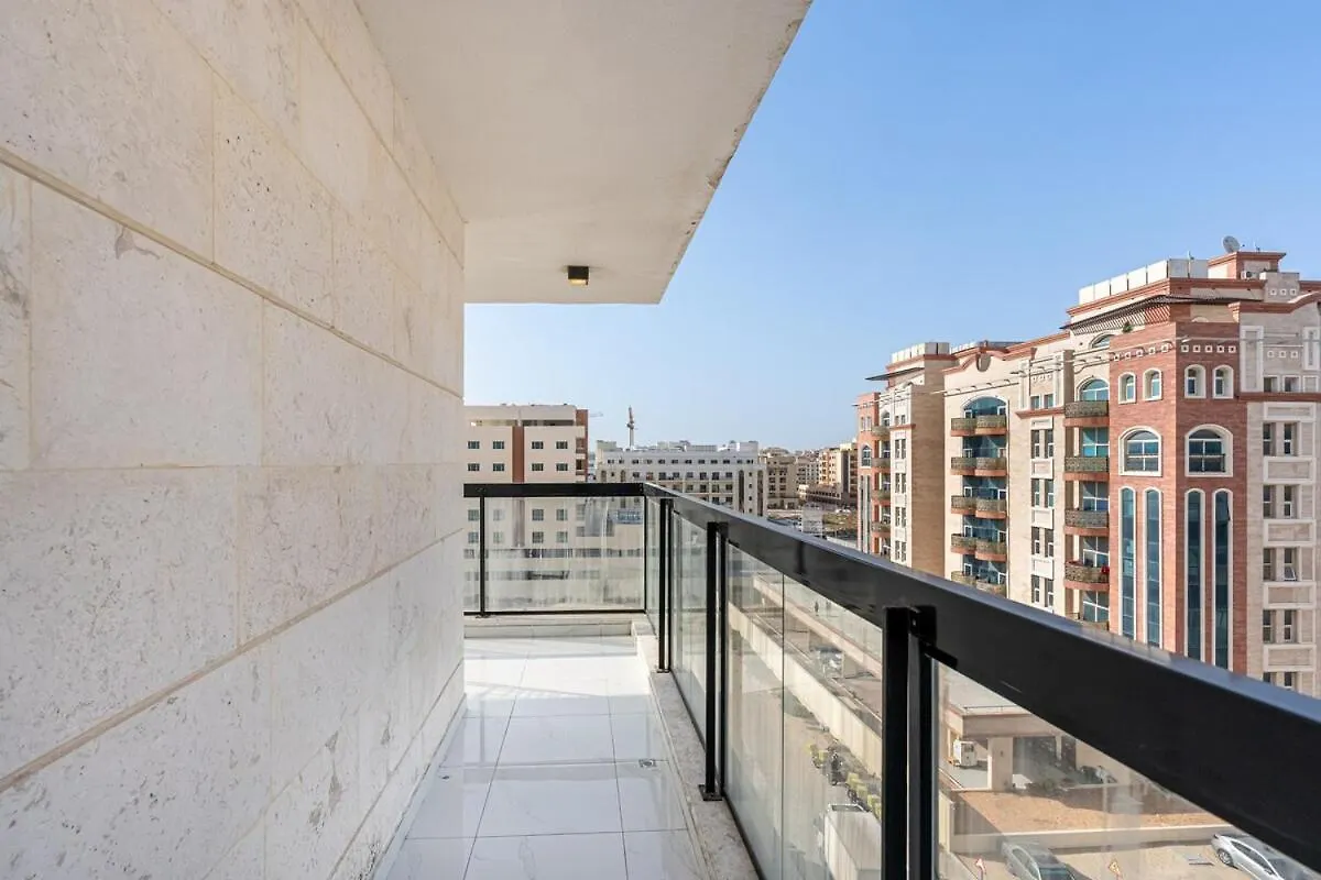 1Br Apt With Gym Access And Rooftop Pool Dubai 0*,  United Arab Emirates
